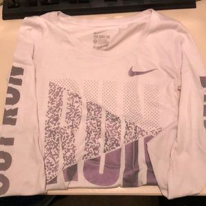 Worn once! Nike Dri-Fit long sleeve Shirt